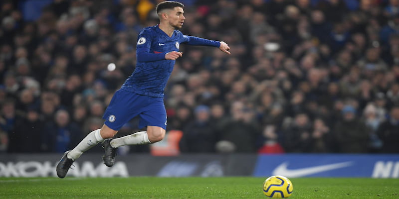 “Chân sáo” Jorginho với kỹ thuật đá penalty chính xác